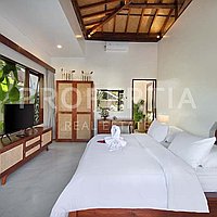 Timeless Tropical Villa In The Heart Of Canggu. Villas in Bali for Sale: Вилла в Чангу, Балиан за 948 тыс. USD. Leasehold. Предварительный просмотр фото #5