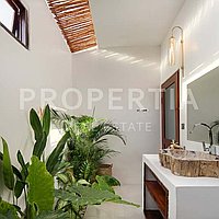 Timeless Tropical Villa In The Heart Of Canggu. Villas in Bali for Sale: Vila di dalam Canggu, Bali untuk 16 Miliar IDR. Leasehold. Pratinjau foto #8