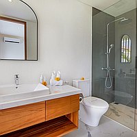 Elegant living with rice field views in Padonan. Villas in Bali for Sale: Вилла в Чангу, Балиан за 209 тыс. USD. Leasehold. Предварительный просмотр фото #12