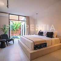 Beautiful Modern Villa In Berawa. Villas in Bali for Sale: Вилла в Чангу, Балиан за 20,4 млн. RUB. Leasehold. Предварительный просмотр фото #6