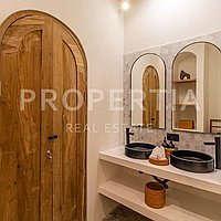 Tranquil Modern Villa In Berawa. Villas in Bali for Sale: Вилла в Берава (Чангу), Балиан за 151 тыс. USD. Leasehold. Предварительный просмотр фото #5