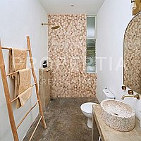 Stunning Modern Villa Walking Distance To Berawa Beach. Villas in Bali for Sale: Vila di dalam Berawa (Canggu), Bali untuk 6,2 Miliar IDR. Leasehold. Pratinjau foto #10