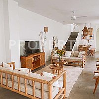 Stunning Modern Villa Walking Distance To Berawa Beach. Villas in Bali for Sale: Vila di dalam Berawa (Canggu), Bali untuk 6,2 Miliar IDR. Leasehold. Pratinjau foto #1