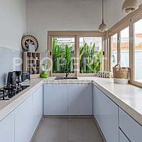 Charming Cozy Villa In The Heart Of Berawa. Villas in Bali for Sale: Вилла в Чангу, Балиан за 184 тыс. USD. Leasehold. Предварительный просмотр фото #4