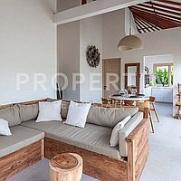 Charming Cozy Villa In The Heart Of Berawa. Villas in Bali for Sale: Вилла в Чангу, Балиан за 184 тыс. USD. Leasehold. Предварительный просмотр фото #1