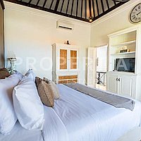 Amazing Turnkey Villa In The Heart Of Berawa. Villas in Bali for Sale: Vila di dalam Berawa (Canggu), Bali untuk 4,9 Miliar IDR. Leasehold. Pratinjau foto #10