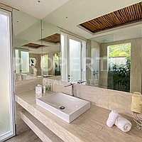 Charming Villa In Berawa Steps From The Beach. Villas in Bali for Sale: Vila di dalam Berawa (Canggu), Bali untuk 3,6 Miliar IDR. Leasehold. Pratinjau foto #12