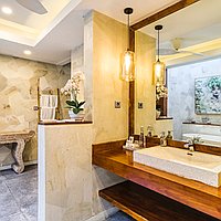 Tropical Dream Home: Modern Four Bedroom Villa in Berawa’s Prime Location. Villas in Bali for Sale: Вилла в Чангу, Балиан за 741 тыс. USD. Leasehold. Предварительный просмотр фото #11