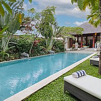 Tropical Dream Home: Modern Four Bedroom Villa in Berawa’s Prime Location. Villas in Bali for Sale: Вилла в Чангу, Балиан за 741 тыс. USD. Leasehold. Предварительный просмотр фото #1