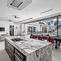 Modern Luxury In Berawa Steps From The Beach. Villas in Bali for Sale: Вилла в Берава (Чангу), Балиан за 823 тыс. USD. Leasehold. Предварительный просмотр фото #2