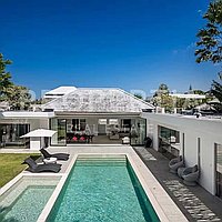 Modern Luxury In Berawa Steps From The Beach. Villas in Bali for Sale: Вилла в Берава (Чангу), Балиан за 64,6 млн. RUB. Leasehold. Предварительный просмотр фото #21