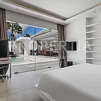 Modern Luxury In Berawa Steps From The Beach. Villas in Bali for Sale: Вилла в Берава (Чангу), Балиан за 64,6 млн. RUB. Leasehold. Предварительный просмотр фото #6