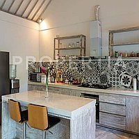 Tropical Elegance In Berawa. Villas in Bali for Sale: Вилла в Берава (Чангу), Балиан за 7,8 млрд. IDR. Leasehold. Предварительный просмотр фото #1