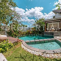 Stunning & Spacious Living In Prime Berawa. Villas in Bali for Sale: Vila di dalam Berawa (Canggu), Bali untuk 6,4 Miliar IDR. Leasehold. Pratinjau foto #13