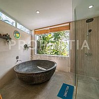 Stunning & Spacious Living In Prime Berawa. Villas in Bali for Sale: Вилла в Берава (Чангу), Балиан за 379 тыс. USD. Leasehold. Предварительный просмотр фото #3
