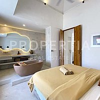 Amazing Villa In The Heart Of Berawa. Villas in Bali for Sale: Вилла в Берава (Чангу), Балиан за 222 тыс. USD. Leasehold. Предварительный просмотр фото #4