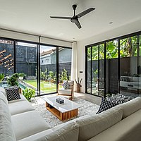 Stylish 4-bedroom villa in serene Tumbak Bayuh . Villas in Bali for Sale: Вилла в Чангу, Балиан за 388 тыс. USD. Leasehold. Предварительный просмотр фото #1
