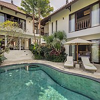Elegant villa estate with stunning rice field views in Tumbak Bayuh. Villas in Bali for Sale: Вилла в Чангу, Балиан за 1301 тыс. USD. Leasehold. Предварительный просмотр фото #8