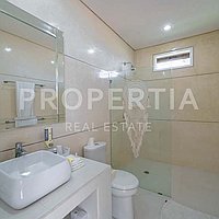 Modern Elegance In Berawa. Villas in Bali for Sale: Вилла в Берава (Чангу), Балиан за 13,3 млн. RUB. Leasehold. Предварительный просмотр фото #5