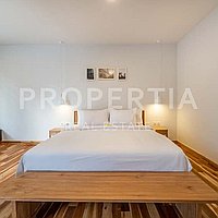 Contemporary Tropical Villa In Berawa. Villas in Bali for Sale: Вилла в Берава (Чангу), Балиан за 36,7 млн. RUB. Leasehold. Предварительный просмотр фото #9