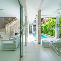 Modern Elegance In Berawa. Villas in Bali for Sale: Вилла в Берава (Чангу), Балиан за 13,3 млн. RUB. Leasehold. Предварительный просмотр фото #1