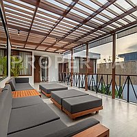 Contemporary Tropical Villa In Berawa. Villas in Bali for Sale: Вилла в Берава (Чангу), Балиан за 36,7 млн. RUB. Leasehold. Предварительный просмотр фото #14