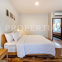 Contemporary Tropical Villa In Berawa. Villas in Bali for Sale: Вилла в Берава (Чангу), Балиан за 36,7 млн. RUB. Leasehold. Предварительный просмотр фото #10