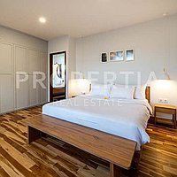 Contemporary Tropical Villa In Berawa. Villas in Bali for Sale: Вилла в Берава (Чангу), Балиан за 36,7 млн. RUB. Leasehold. Предварительный просмотр фото #6