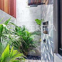 Stunning Contemporary Tropical Villa In The Heart Of Canggu. Villas in Bali for Sale: Вилла в Чангу, Балиан за 231 тыс. USD. Leasehold. Предварительный просмотр фото #7