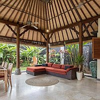 Stunning five-bedroom family villa in the heart of Batu Bolong. Villas in Bali for Sale: Вилла в Чангу, Балиан за 1482 тыс. USD. Freehold. Предварительный просмотр фото #5