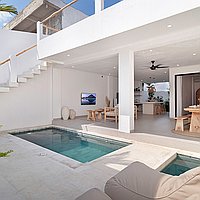 Rustic Two-Bedroom Villa in Tumbak Bayuh, a Short Drive to the Beach. Villas in Bali for Sale: Vila di dalam Canggu, Bali untuk 3,1 Miliar IDR. Leasehold. Pratinjau foto #1