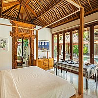 Luxurious villa retreat steps from the beach in Batu Belig. Villas in Bali for Sale: Вилла в Чангу, Балиан за 1304 тыс. USD. Freehold. Предварительный просмотр фото #12