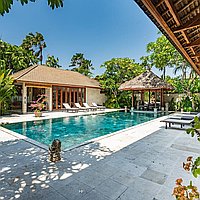 Luxurious villa retreat steps from the beach in Batu Belig. Villas in Bali for Sale: Вилла в Чангу, Балиан за 1304 тыс. USD. Freehold. Предварительный просмотр фото #1
