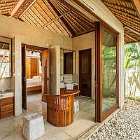 Luxurious villa retreat steps from the beach in Batu Belig. Villas in Bali for Sale: Вилла в Чангу, Балиан за 1304 тыс. USD. Freehold. Предварительный просмотр фото #6