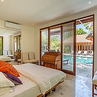 Luxurious villa retreat steps from the beach in Batu Belig. Villas in Bali for Sale: Вилла в Чангу, Балиан за 1304 тыс. USD. Freehold. Предварительный просмотр фото #5