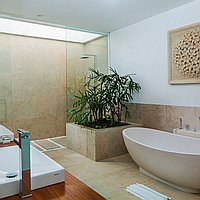 Tropical sanctuary with amazing rice field view in Tumbak Bayuh. Villas in Bali for Sale: Вилла в Чангу, Балиан за 1736 тыс. USD. Leasehold. Предварительный просмотр фото #11