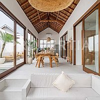 Stylish Turnkey Villa In Prime Location Of Berawa. Villas in Bali for Sale: Вилла в Берава (Чангу), Балиан за 20,7 млн. RUB. Leasehold. Предварительный просмотр фото #3