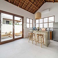 Stylish Turnkey Villa In Prime Location Of Berawa. Villas in Bali for Sale: Вилла в Берава (Чангу), Балиан за 20,7 млн. RUB. Leasehold. Предварительный просмотр фото #1