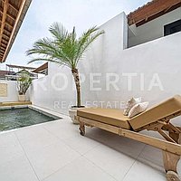 Stylish Turnkey Villa In Prime Location Of Berawa. Villas in Bali for Sale: Вилла в Берава (Чангу), Балиан за 267 тыс. USD. Leasehold. Предварительный просмотр фото #1