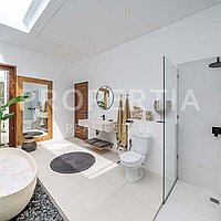 Stylish Turnkey Villa In Prime Location Of Berawa. Villas in Bali for Sale: Вилла в Берава (Чангу), Балиан за 267 тыс. USD. Leasehold. Предварительный просмотр фото #6