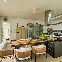 Riverside six bedroom villa with rice field views in Tumbak Bayuh. Villas in Bali for Sale: Вилла в Чангу, Балиан за 1532 тыс. USD. Freehold. Предварительный просмотр фото #8