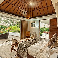 Riverside six bedroom villa with rice field views in Tumbak Bayuh. Villas in Bali for Sale: Вилла в Чангу, Балиан за 1532 тыс. USD. Freehold. Предварительный просмотр фото #14