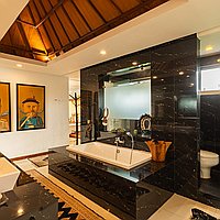 Riverside six bedroom villa with rice field views in Tumbak Bayuh. Villas in Bali for Sale: Вилла в Чангу, Балиан за 1532 тыс. USD. Freehold. Предварительный просмотр фото #10