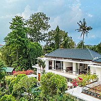 Riverside six bedroom villa with rice field views in Tumbak Bayuh. Villas in Bali for Sale: Вилла в Чангу, Балиан за 1532 тыс. USD. Freehold. Предварительный просмотр фото #1