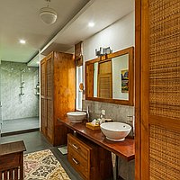 Riverside six bedroom villa with rice field views in Tumbak Bayuh. Villas in Bali for Sale: Вилла в Чангу, Балиан за 1532 тыс. USD. Freehold. Предварительный просмотр фото #15