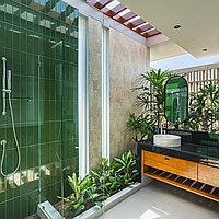 Stunning 4-bedroom villa in Tumbak Bayuh with pandan field views. Villas in Bali for Sale: Вилла в Чангу, Балиан за 643 тыс. USD. Leasehold. Предварительный просмотр фото #14