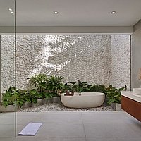 Luxurious villa steps from Lima beach in Pererenan. Villas in Bali for Sale: Вилла в Чангу, Балиан за 1710 тыс. USD. Leasehold. Предварительный просмотр фото #12