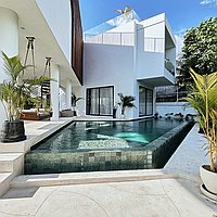 Luxurious villa steps from Lima beach in Pererenan. Villas in Bali for Sale: Вилла в Чангу, Балиан за 1710 тыс. USD. Leasehold. Предварительный просмотр фото #8