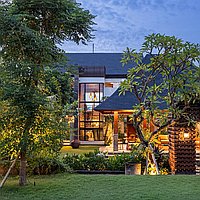 A rare blend of luxury, tradition and modern elegance in Batu Bolong. Villas in Bali for Sale: Вилла в Чангу, Балиан за 183,8 млн. RUB. Freehold. Предварительный просмотр фото #1