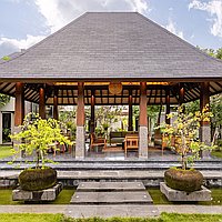 A rare blend of luxury, tradition and modern elegance in Batu Bolong. Villas in Bali for Sale: Вилла в Чангу, Балиан за 183,8 млн. RUB. Freehold. Предварительный просмотр фото #3